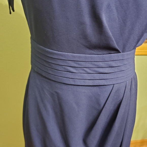 One shoulder dress. Large. - Picture 3 of 10